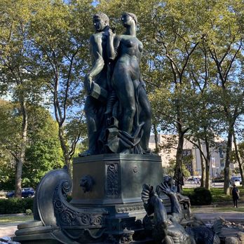 Grand Army Plaza - Bailey Fountain - Landmarks & Historical Buildings Near Me - Brooklyn, New York Grand Army Plaza - Bailey Fountain - Landmarks & Historical Buildings Near Me - Brooklyn, New York