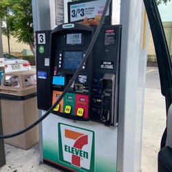 7-Eleven - Pumping gas