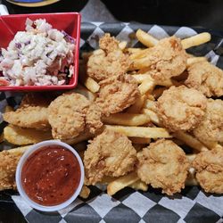 Crazy Craig's Shipwreck Bar & Grill - Food - Shrimp platter , huge shrimp , great crispy breading on these.