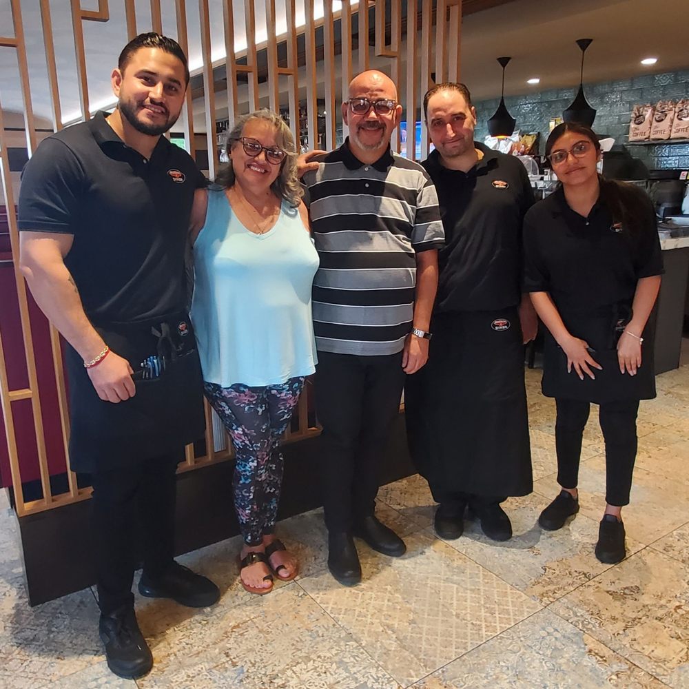 Runway Diner - Raul , Mirta , Israel , Mohammed and Samantha. - Diners Near Me - South Hackensack, New Jersey