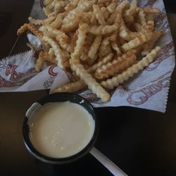 Chickie's & Pete's - Crabby fries