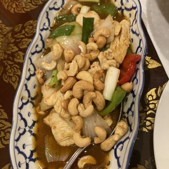 The Basil Restaurant - Cashew nut with chicken - Thai Near Me - Carson City, Nevada