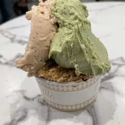 Hazelnut pistaccio cappuccino and dark chocolate Hazelnut pistaccio cappuccino and dark chocolate