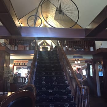 Penny Farthing Public House - Pubs Near Me - Victoria, British Columbia