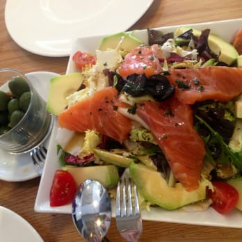 Abacería Puracepa - Salad with avocado and smoked salmon. Very good! - Spanish Near Me - Seville, SE