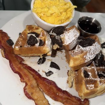 Toast It IZ - Oreo Waffles - American Near Me - Chicago, Illinois