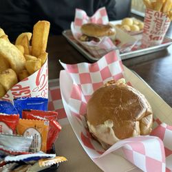 Western Pampas - Fries, taki burger, asado burger, cheesy bites