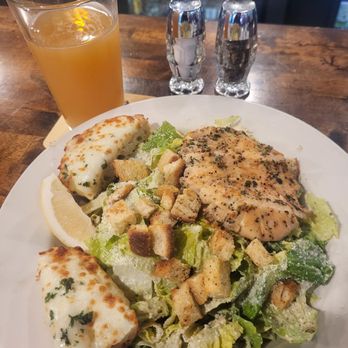 Cole's Tavern - Ceaser, great deal - Sports Bars Near Me - Mukilteo, Washington