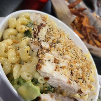 The Anchor - Mac and cheese hold the onions - Gastropubs Near Me - Wichita, Kansas The Anchor - Mac and cheese hold the onions - Gastropubs Near Me - Wichita, Kansas