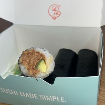 Rolld Sushi - Three roll set - peep the cute fish soy sauce! - Sushi Bars Near Me - Santa Monica, California Rolld Sushi - Three roll set - peep the cute fish soy sauce! - Sushi Bars Near Me - Santa Monica, California