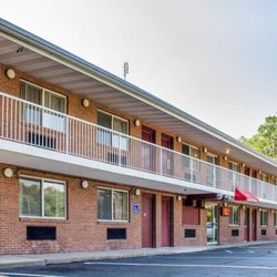 Econo Lodge Drums