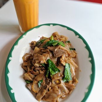 Tom Yum Cafe - $9.50 Pad See Ew in Beef + $3 Thai Iced Tea - Thai Near Me - Chicago, Illinois