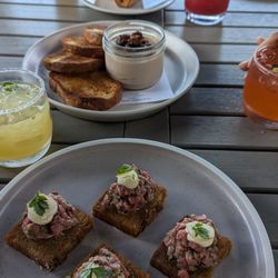 Fox & Monocle Cafe