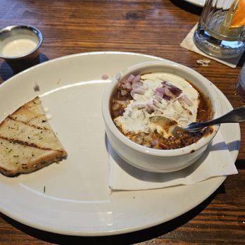 Twin Peaks - This is a bowl of chilli. I'm sorry, this is a sad serving. I thought it was a cup....... At least the beer was good. - Sports Bars Near Me - Huntsville, Alabama Twin Peaks - This is a bowl of chilli. I'm sorry, this is a sad serving. I thought it was a cup....... At least the beer was good. - Sports Bars Near Me - Huntsville, Alabama