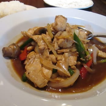 Thai Dee - Basil chicken - Thai Near Me - San Antonio, Texas Thai Dee - Basil chicken - Thai Near Me - San Antonio, Texas