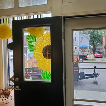 Mazurek's Bakery - Beautiful sunflower artwork done by former employee - Bakeries Near Me - Buffalo, New York Mazurek's Bakery - Beautiful sunflower artwork done by former employee - Bakeries Near Me - Buffalo, New York