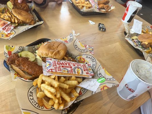 Dave's Hot Chicken by null