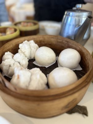 Canton Restaurant by null
