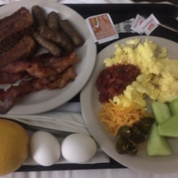Oxford Suites Redding - Breakfast - Hotels Near Me - Redding, California Oxford Suites Redding - Breakfast - Hotels Near Me - Redding, California