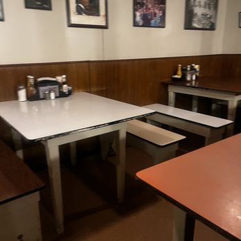 Al the Wop's - Seating area for dining - American Near Me - Walnut Grove, California