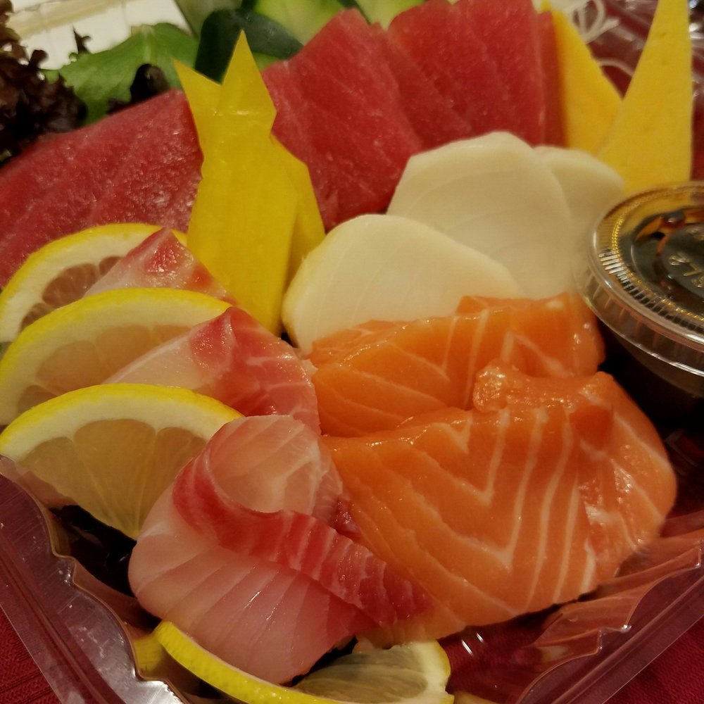 Kinta Sushi - Chirashi - about 15 slices of fish and 2 tamago - Sushi Bars Near Me - Carol Stream, Illinois