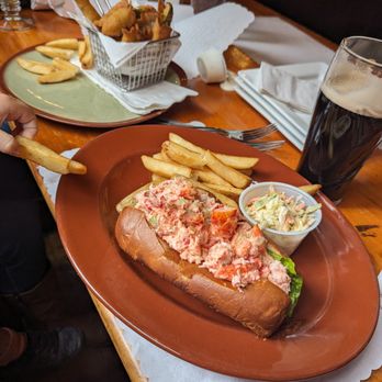 The Green Dragon Tavern - Lobster roll - Pubs Near Me - Boston, Massachusetts