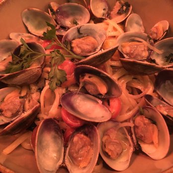 Huguette - Amazing Clam Linguine! - Seafood Near Me - Paris, 75 Huguette - Amazing Clam Linguine! - Seafood Near Me - Paris, 75