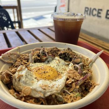 White Rice Bodega - Sisig bowl w rice. Calamansi ice tea. - Filipino Near Me - San Diego, California White Rice Bodega - Sisig bowl w rice. Calamansi ice tea. - Filipino Near Me - San Diego, California