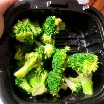 Red Lobster - A serving of broccoli for 4 people - Seafood Near Me - Rochester, New York