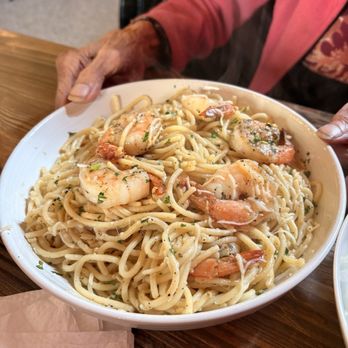 Abruzzo's - Shrimp scampi linguine - Salad Near Me - Corydon, Indiana