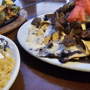 Dos Carlitos - Steak nachos and chicken fajitas with rice and beans - Mexican Near Me - Santa Ynez, California