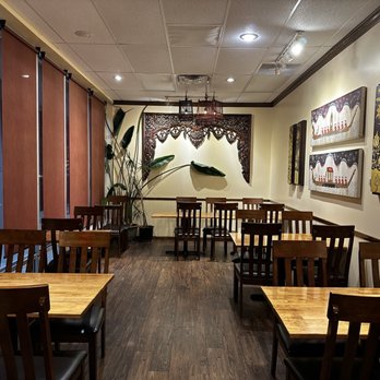 Thai Essence - Seating - Thai Near Me - West Lafayette, Indiana Thai Essence - Seating - Thai Near Me - West Lafayette, Indiana