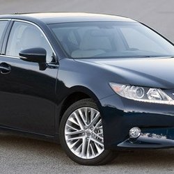 Mas Limousine - The Lexus ESH is one of our luxury vehicles we use.