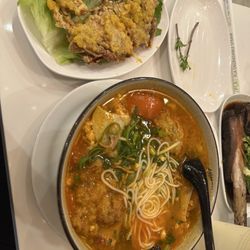 5.1. Bún Riêu Cua/Vietnamese crab noodles soup w softshell crab