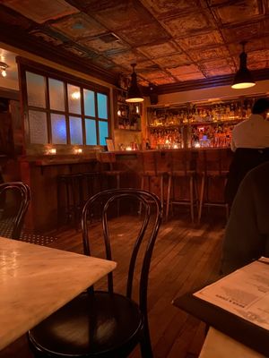 2nd Floor Bar & Essen by null