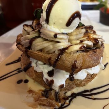 Pig N Pig - Banana Tower - Their take on Bananas Fosters - Barbeque Near Me - Fullerton, California