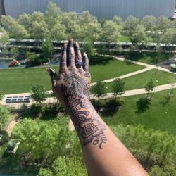 Mila Threading & Beauty Salon - Freestyle henna