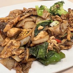 Ploy Thai Cuisine - Pad Kee Mao