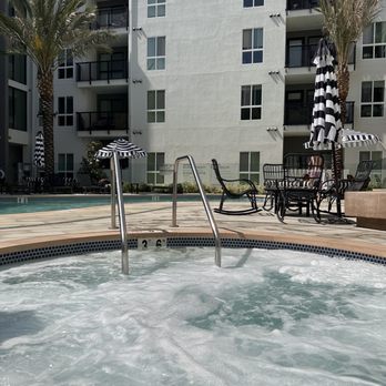 The 24 - Hot tub - Apartments Near Me - Los Angeles, California The 24 - Hot tub - Apartments Near Me - Los Angeles, California
