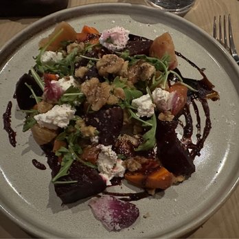 Café Momentum - Pittsburgh - Beet salad - Community Service/Non-Profit Near Me - Pittsburgh, Pennsylvania
