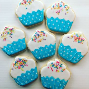 Roll Out Bakery - a dozen decorated cupcakes - Desserts Near Me Roll Out Bakery - a dozen decorated cupcakes - Desserts Near Me
