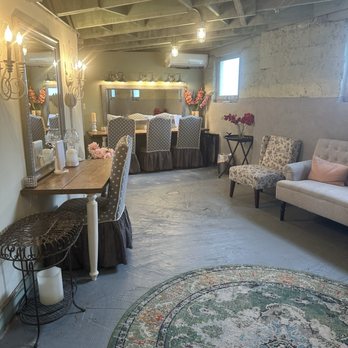 The 1906 - Bride's dressing room - Venues & Event Spaces Near Me - Whitesboro, Texas The 1906 - Bride's dressing room - Venues & Event Spaces Near Me - Whitesboro, Texas