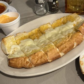 Italian Bistro - Cheese bread - Italian Near Me - Hope, Arkansas Italian Bistro - Cheese bread - Italian Near Me - Hope, Arkansas
