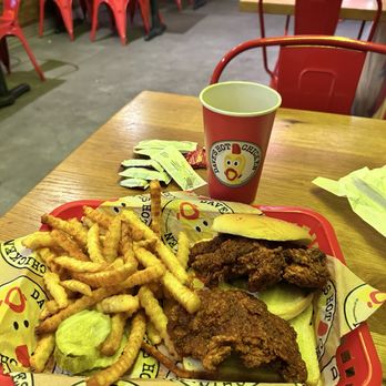 Dave's Hot Chicken - Dave's #3 1 Tender & 1 Slider w/ Fries - Chicken Shop Near Me - Chicago, Illinois