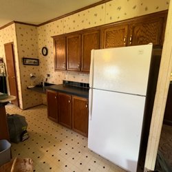 D's Mobile Homes - kitchen area