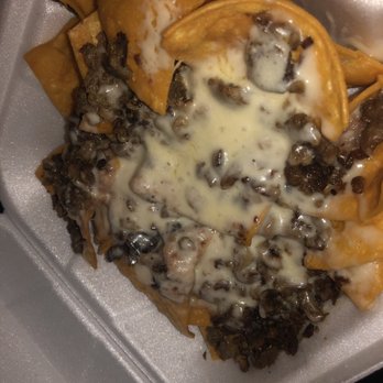 Taqueria Los Chilangos - Nachos - Food Trucks Near Me - Miami, Florida Taqueria Los Chilangos - Nachos - Food Trucks Near Me - Miami, Florida