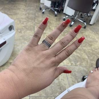 D'Vine Nails Spa - Nail Salons Near Me - Anaheim, California