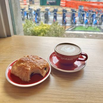 Gotan - Tribeca - Pain au chocolate and cappuccino - Cafes Near Me - New York, New York