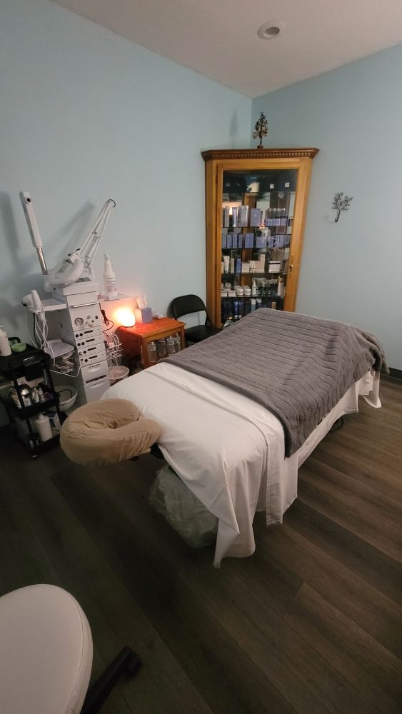 Healing Hands Therapeutic Services Logo