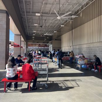 Costco - 1/5/25 FYI. Outdoor food court - Department Stores Near Me - Bakersfield, California
